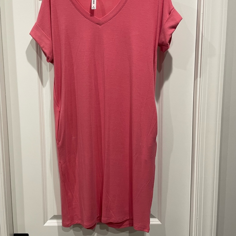 Boutique Pink tshirt dress with pockets